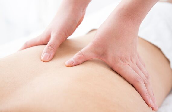 辛い腰痛をほぐすメニューを杉並区でご体感いただけます | 心と身体を癒す世田谷の女性専用サロン・piplam